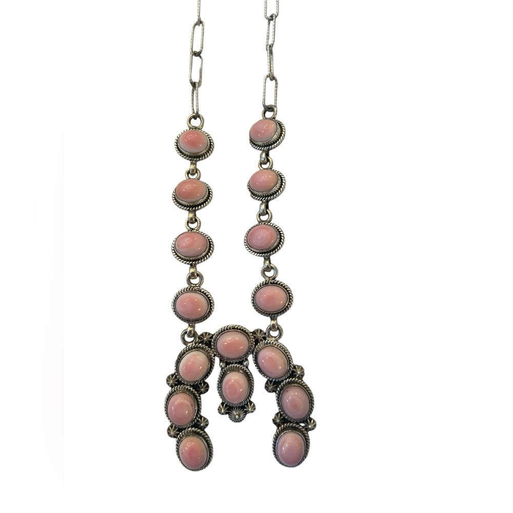 Elegant Sterling Silver Pink Conch Naja